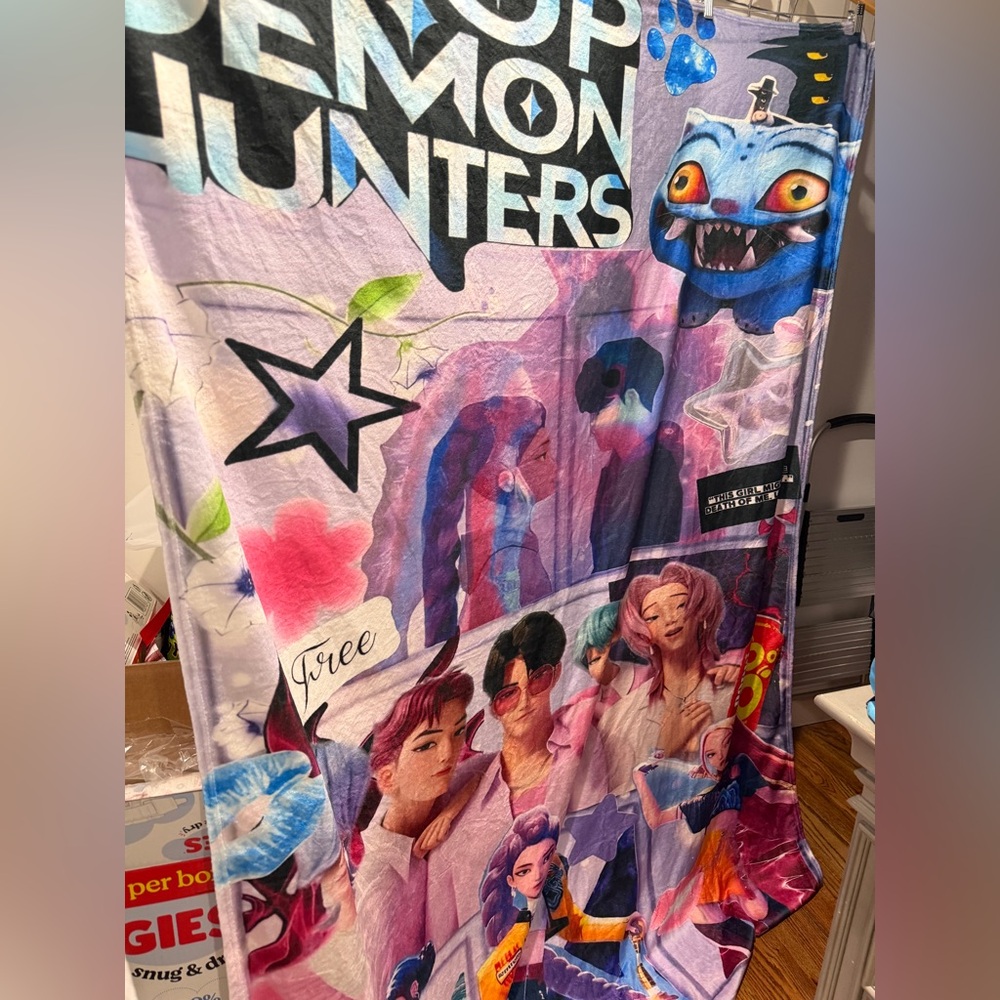 K-Pop Demon Hunters Oversized Plush Blanket 60”x80” new!!